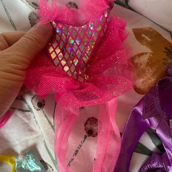 Vintage 1990s Barbie Clothing and Accessory Bundle - Picture 7 of 10